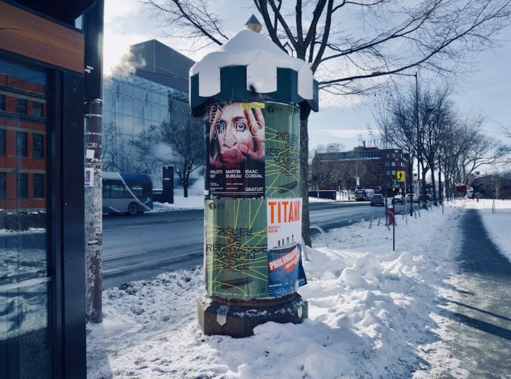 resident.alien.s03e03. poster